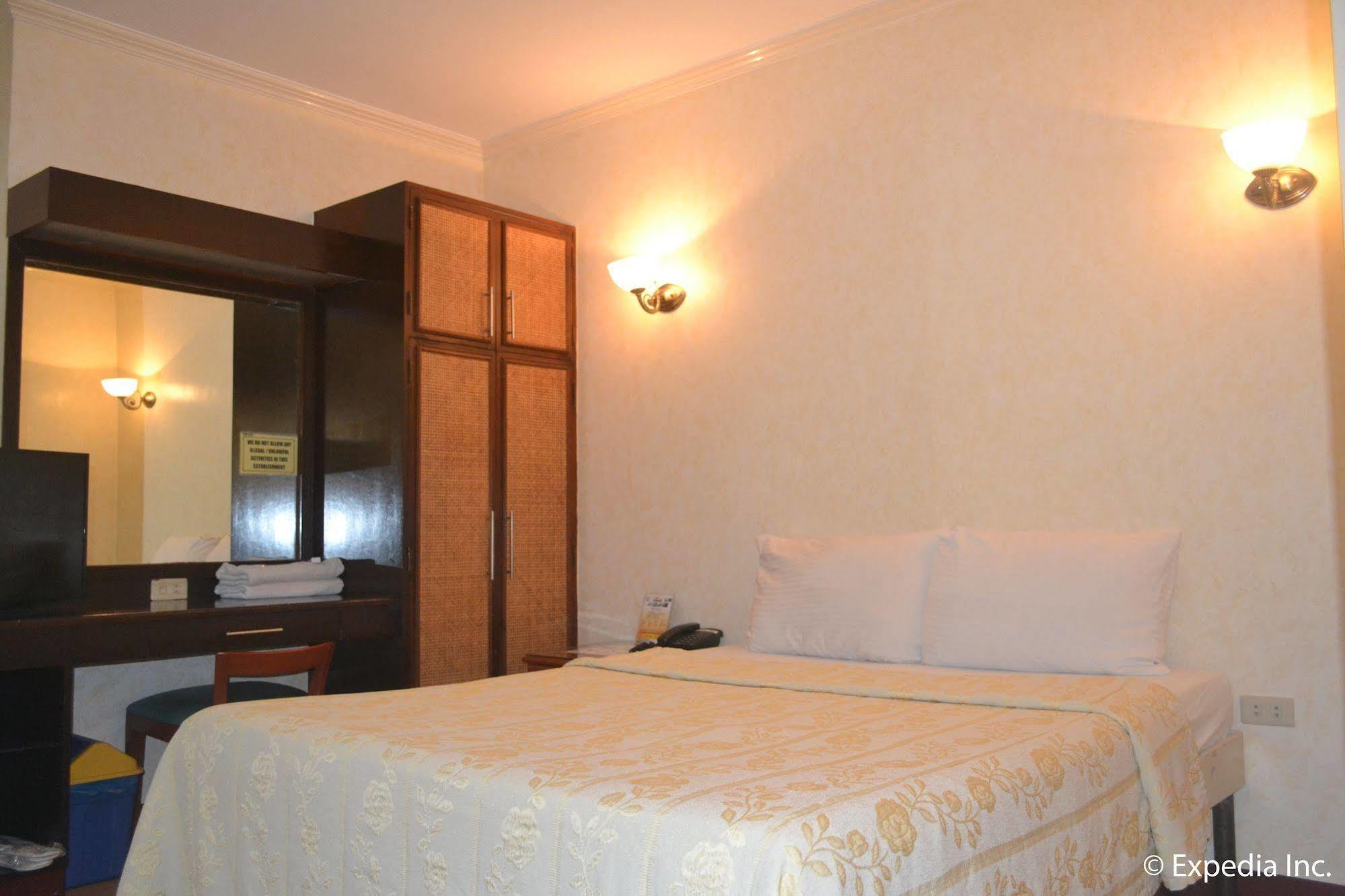 Bliss Hotel Dau Mabalacat Ngoại thất bức ảnh