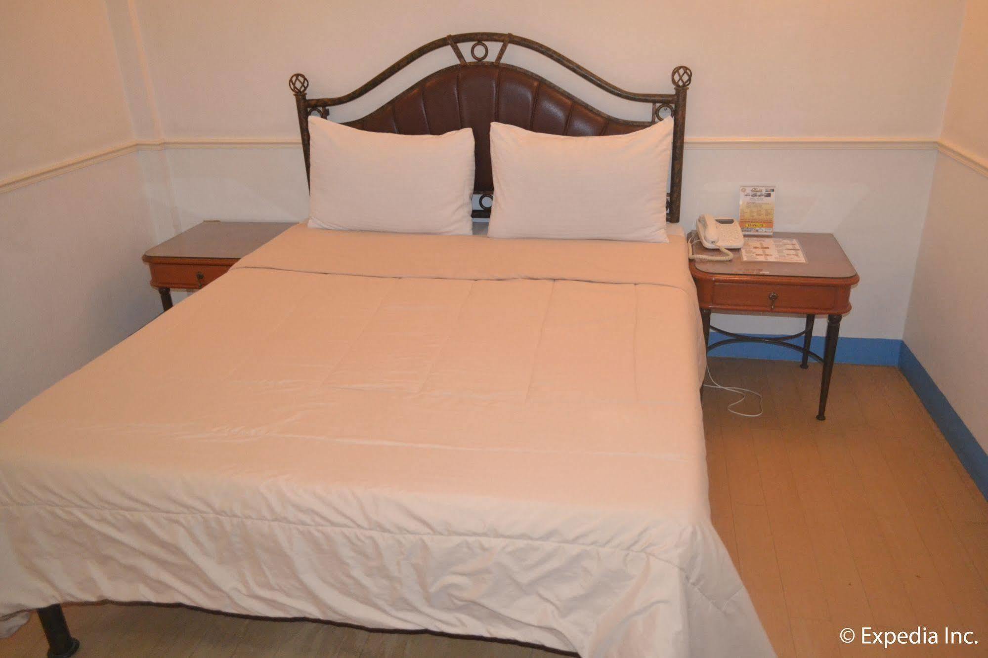 Bliss Hotel Dau Mabalacat Ngoại thất bức ảnh
